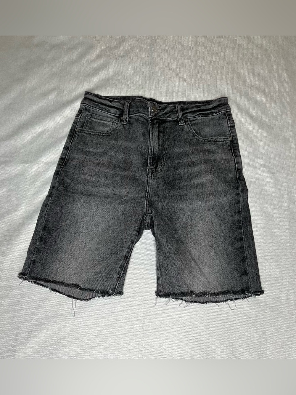 Social Threads Risen Jeans Washed Black Bermuda Shorts Raw Hem Jorts Y2K Grunge